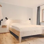 شقة فندقية Der Lederer Hof - Boutique 3*