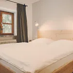 Der Lederer Hof - Boutique تيغرنسي