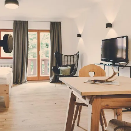 Der Lederer Hof - Boutique Hotel apartamentowy Tegernsee