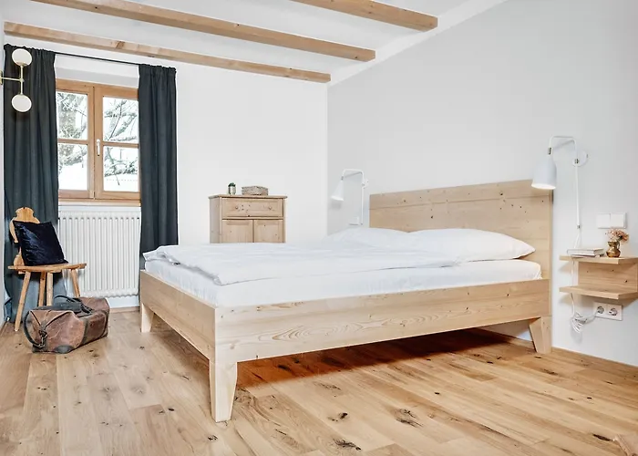 Der Lederer Hof - Boutique 泰根塞