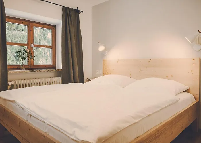 Der Lederer Hof - Boutique 泰根塞